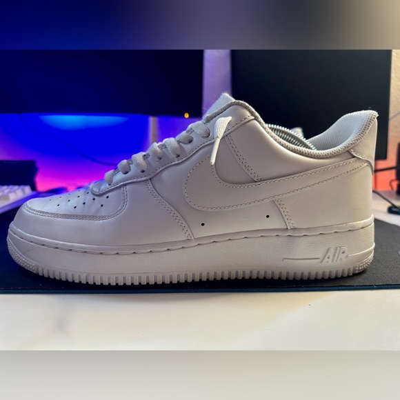 Nike Air Force 1 '07 Lows - Picture 4 of 14